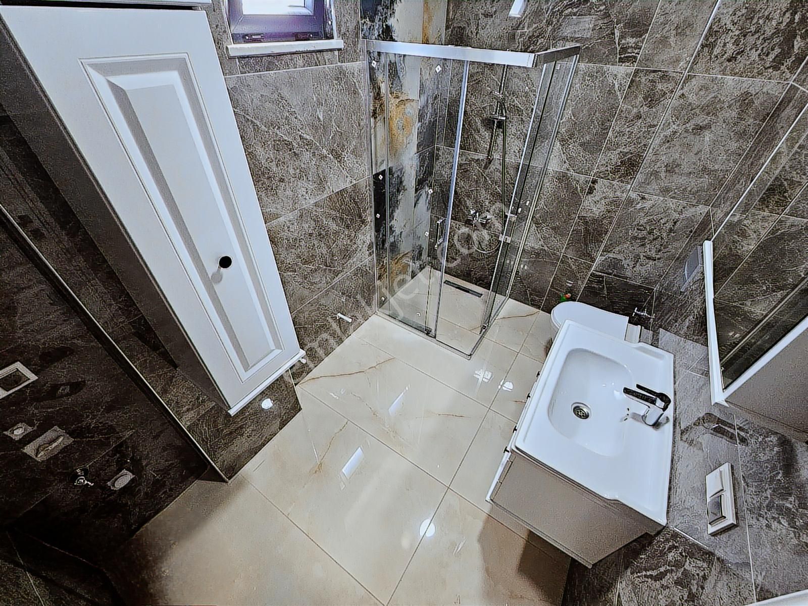 Eu Gayrimenkulden Denize Yakın 4+1 Teraslı Villa - Görsel 10