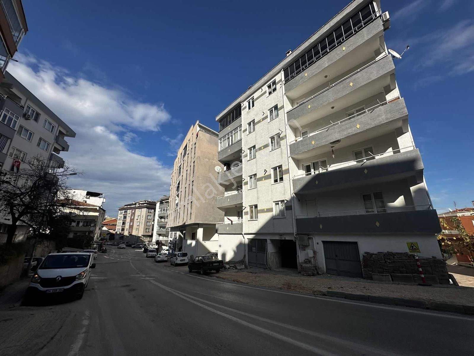 Koçak'tan Mudanya'nın En Merkezinde Geniş Bakımlı Daire - Görsel 4