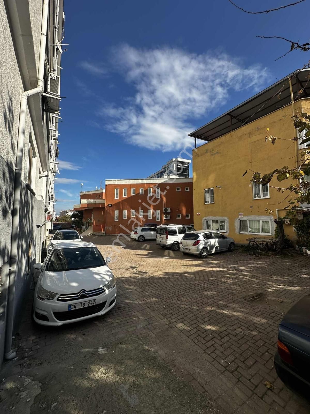 Koçak'tan Mudanya'nın En Merkezinde Geniş Bakımlı Daire - Görsel 3