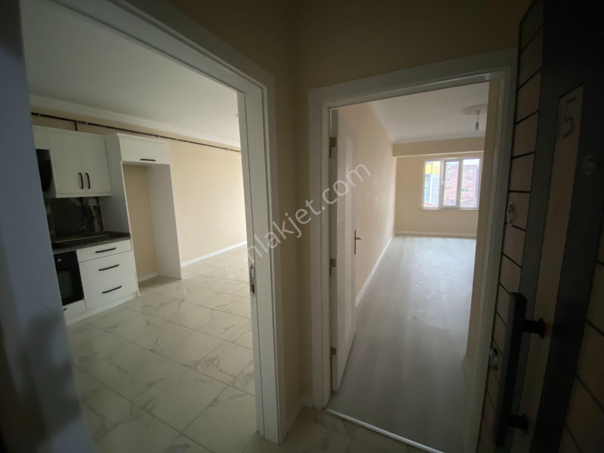 Hendek Merkezde 1+1 Kiralık Daire - Görsel 8