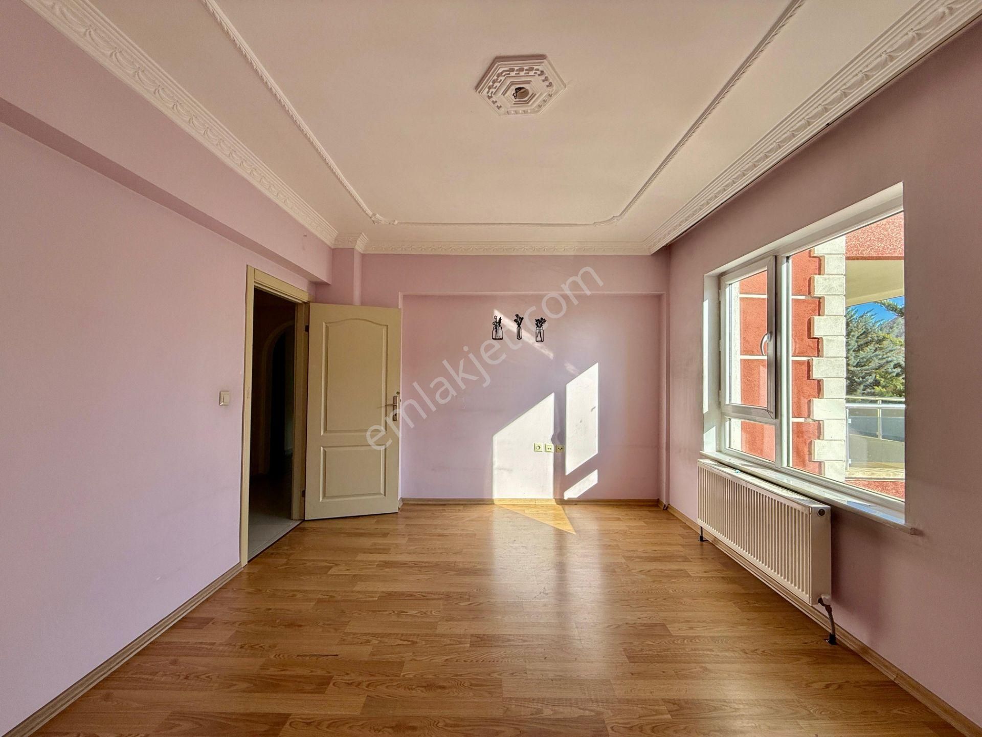 Kalecik Emlak'tan Protokol Yolu Yakını, E.banyolu 150m² 3+1 Daire - Görsel 13