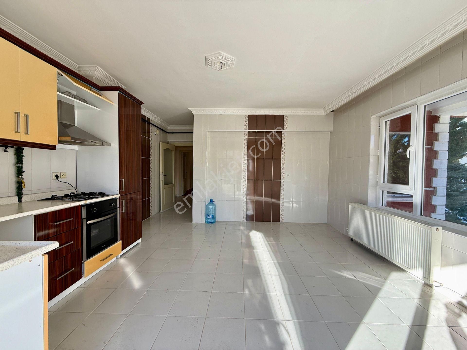 Kalecik Emlak'tan Protokol Yolu Yakını, E.banyolu 150m² 3+1 Daire - Görsel 4