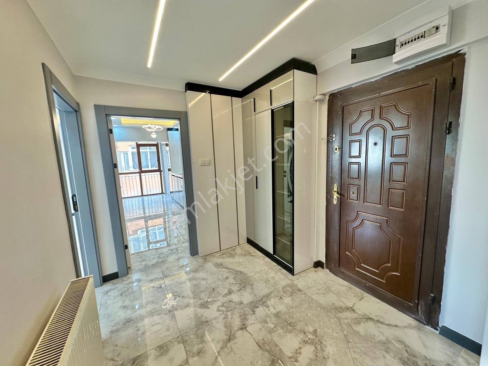 Maraşal Çakmak Mah. 3+1 Lüks Yapılı Salon Bağımsız Ara Katta - Görsel 35