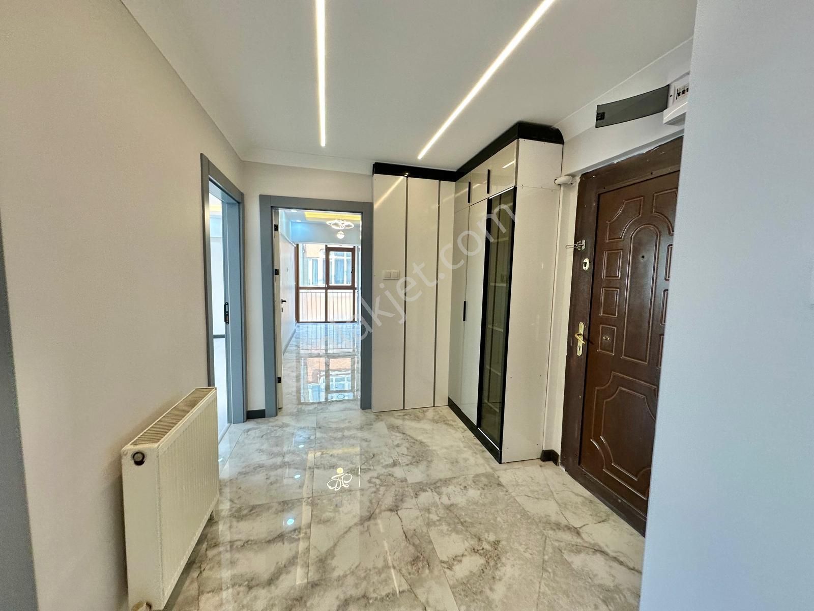 Maraşal Çakmak Mah. 3+1 Lüks Yapılı Salon Bağımsız Ara Katta - Görsel 24