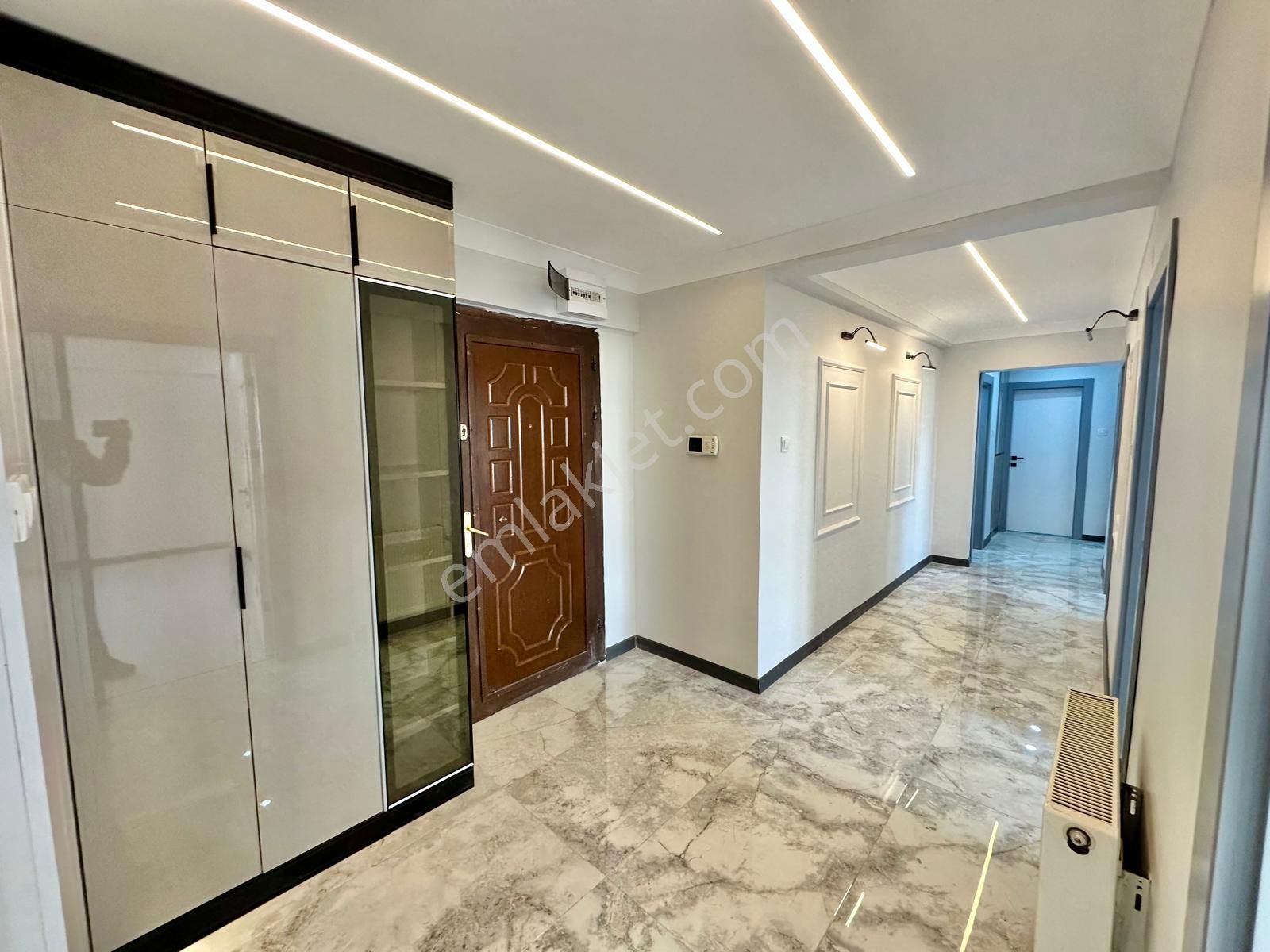 Maraşal Çakmak Mah. 3+1 Lüks Yapılı Salon Bağımsız Ara Katta - Görsel 32