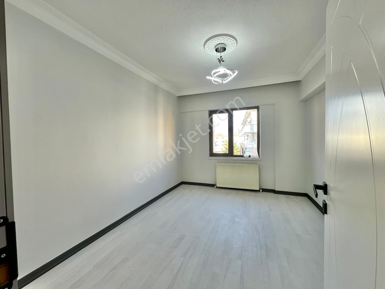 Maraşal Çakmak Mah. 3+1 Lüks Yapılı Salon Bağımsız Ara Katta - Görsel 23