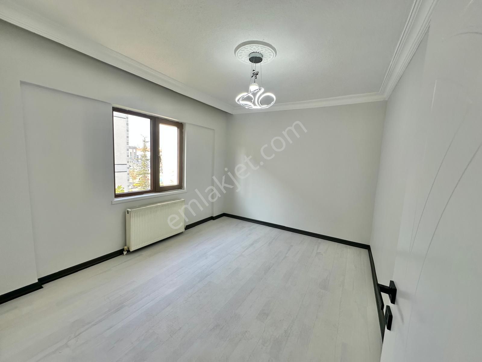 Maraşal Çakmak Mah. 3+1 Lüks Yapılı Salon Bağımsız Ara Katta - Görsel 27