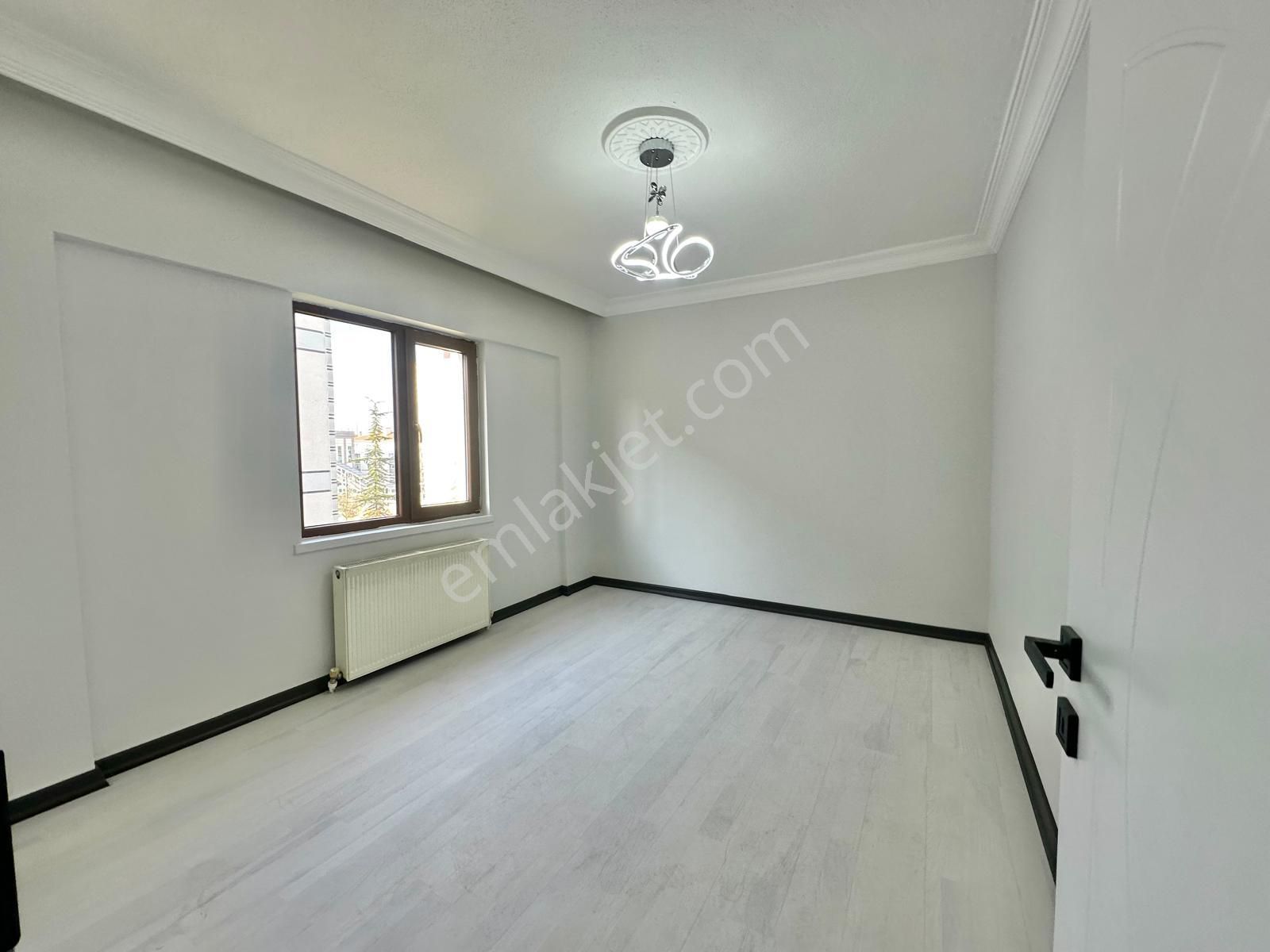 Maraşal Çakmak Mah. 3+1 Lüks Yapılı Salon Bağımsız Ara Katta - Görsel 26