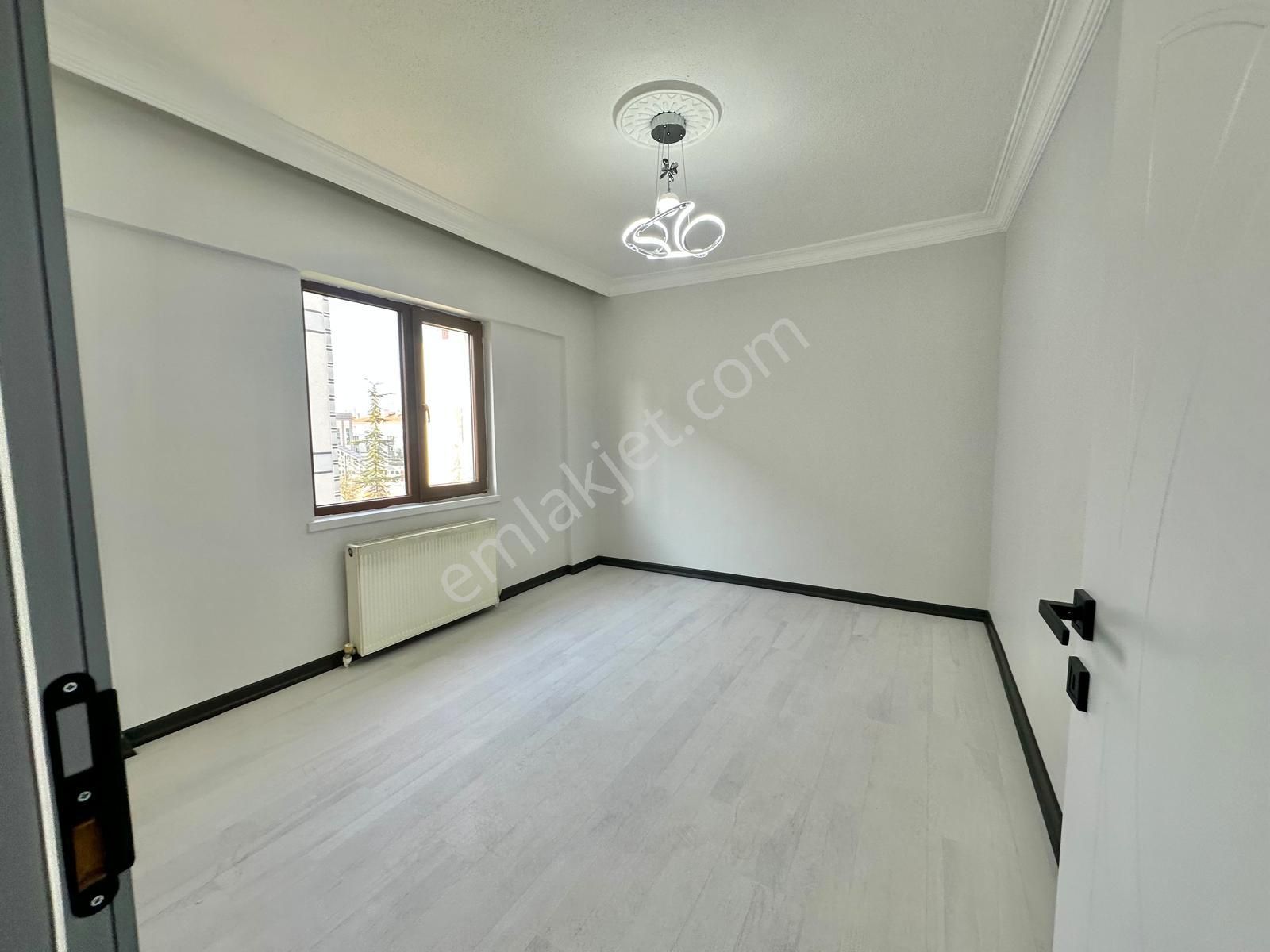 Maraşal Çakmak Mah. 3+1 Lüks Yapılı Salon Bağımsız Ara Katta - Görsel 25