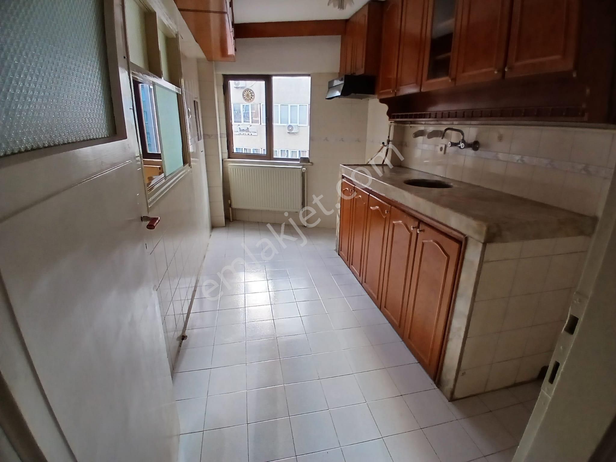 Gazcılar Cadde Üstü Bakımlı Kiralık Daire - Görsel 9