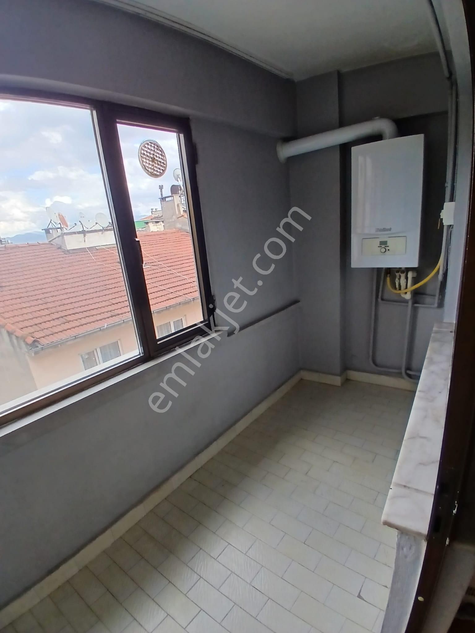 Gazcılar Cadde Üstü Bakımlı Kiralık Daire - Görsel 13
