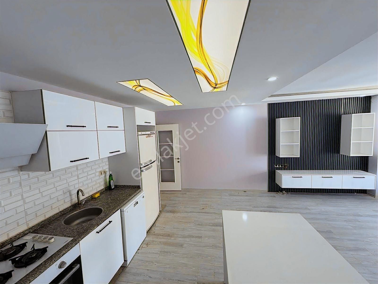 Kuşadası Davutlar Havuzlu Sitede Satılık 1+1 Daire - Görsel 6