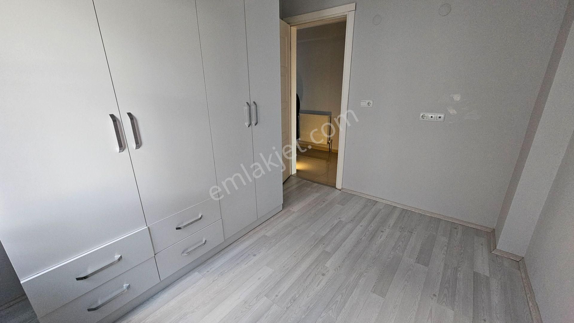 Göçmen Gayrimenkul'den Zafer Mah.2+1 Kiralık Daire - Görsel 3