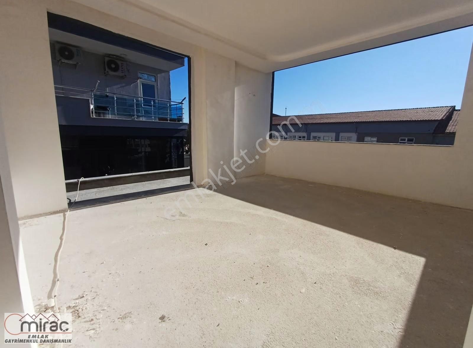 Yukarı Pazarcı Mahallesi Toros Okulu Civarı Satılık Daireler