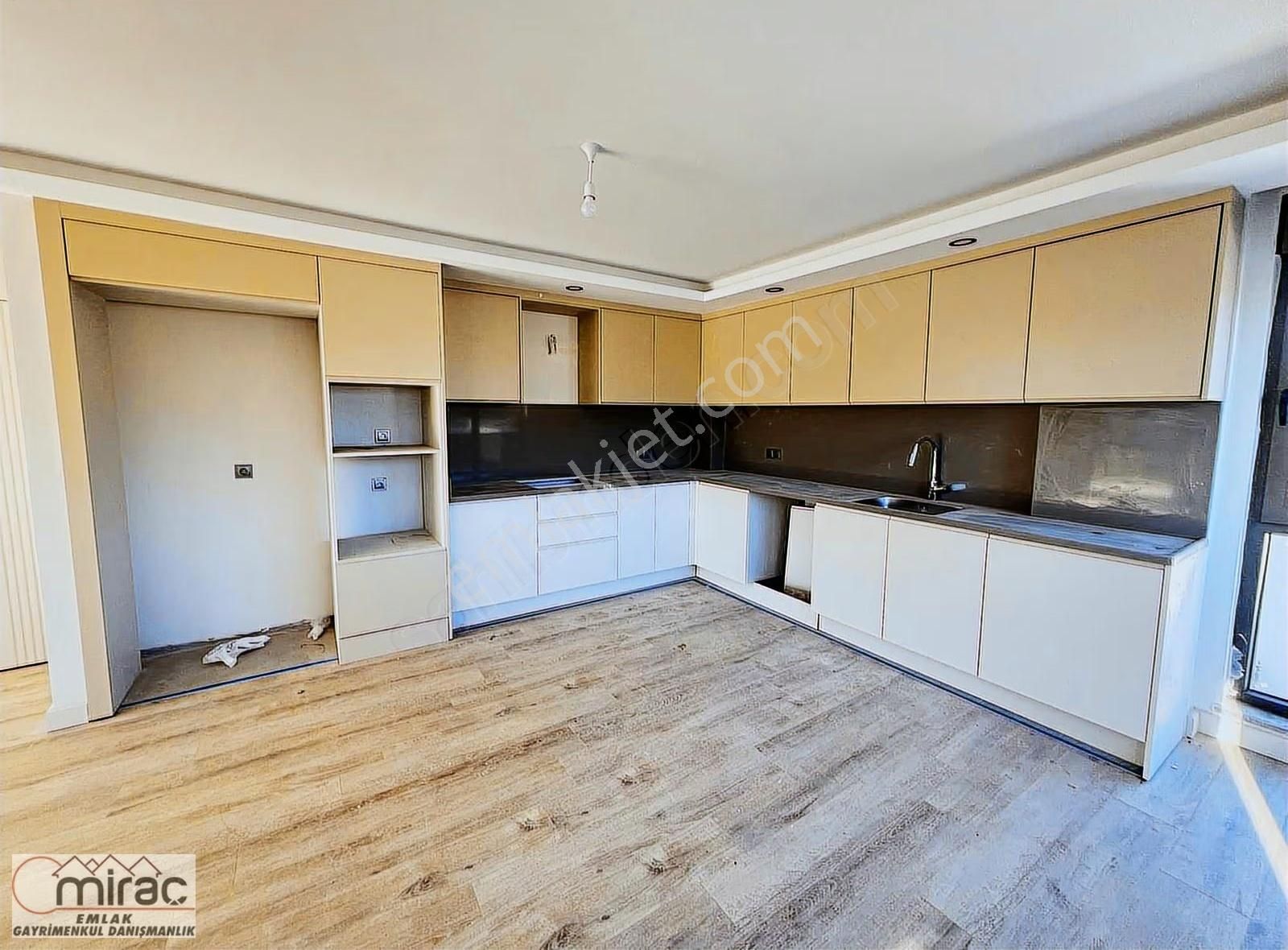 Lüks Site İçerisinde Havuzlu Geniş Ve Ferah 3+1 Daire - Görsel 12