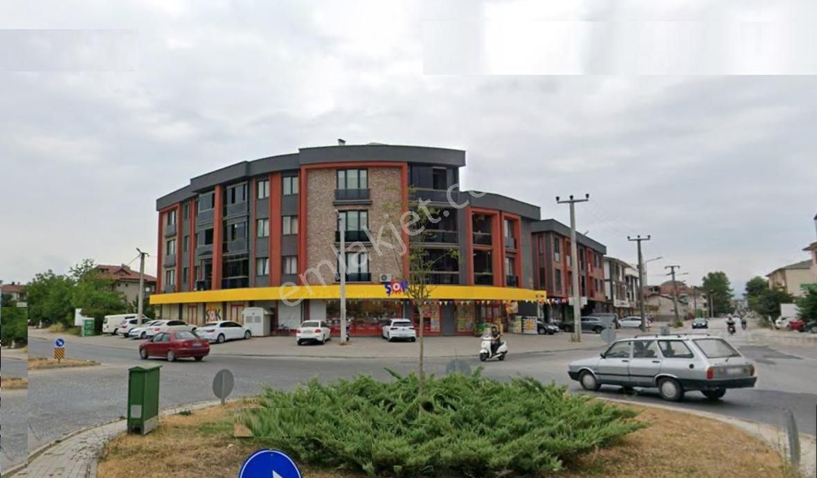 Düzce Merkezde Satılık 3+1 Arakat Daire - Görsel 2