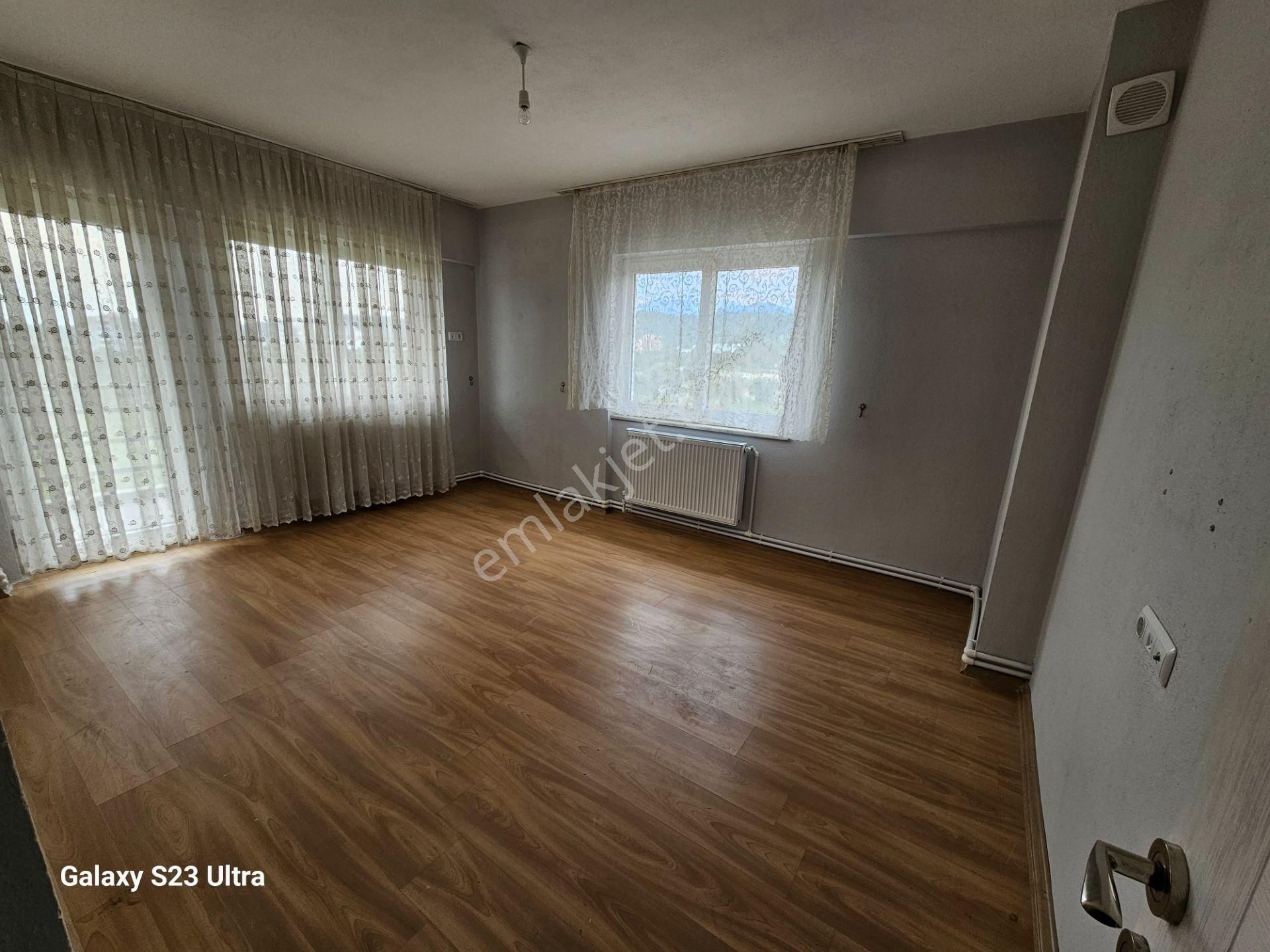 Göçmen Gayrimenkul'den Yıldıztepe Mah.3+1 Satılık Daire - Görsel 2