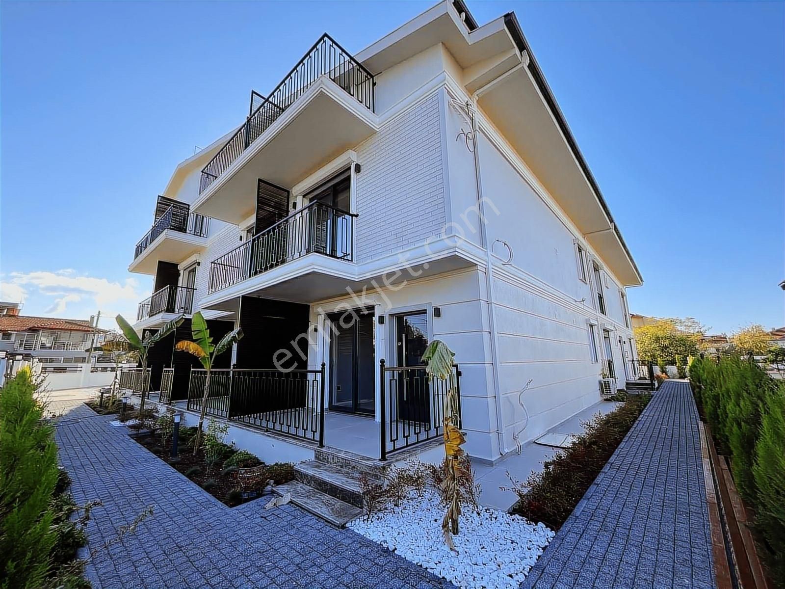Fethiye Foçada Satılık Lüks Site İçerisinde 1+1 Havuzlu Daire