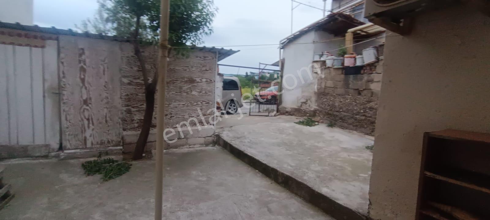 Karabağlar Peker Mah. Hisseli 145 M2 Arsada Bahçeli Müstakil Ev - Görsel 21