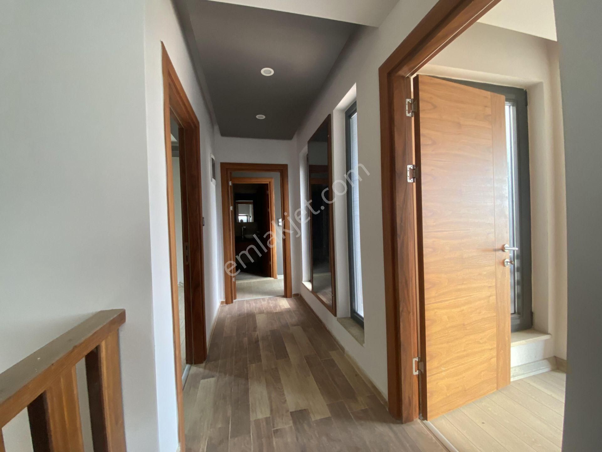 Balıkesir Ayvalık Cunda Da Satılık Muhtesem Villa.denize Sıfır. - Görsel 16