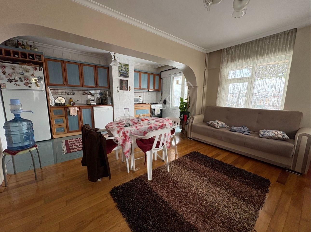 Oben'den Cihadiye Caddesinde 80m² Teras 120m² Net İç Kullanımlı - Görsel 3