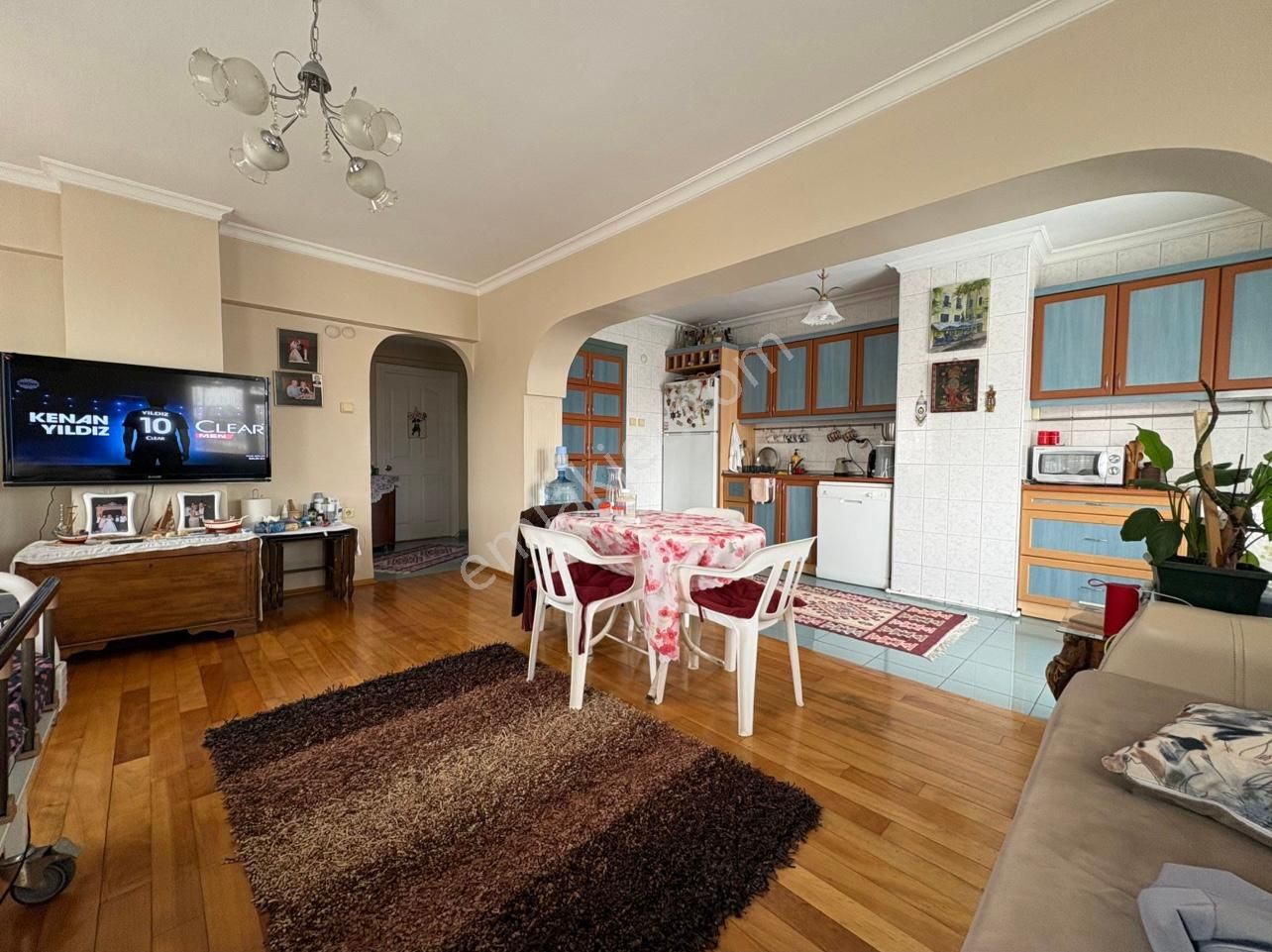 Oben'den Cihadiye Caddesinde 80m² Teras 120m² Net İç Kullanımlı - Görsel 4