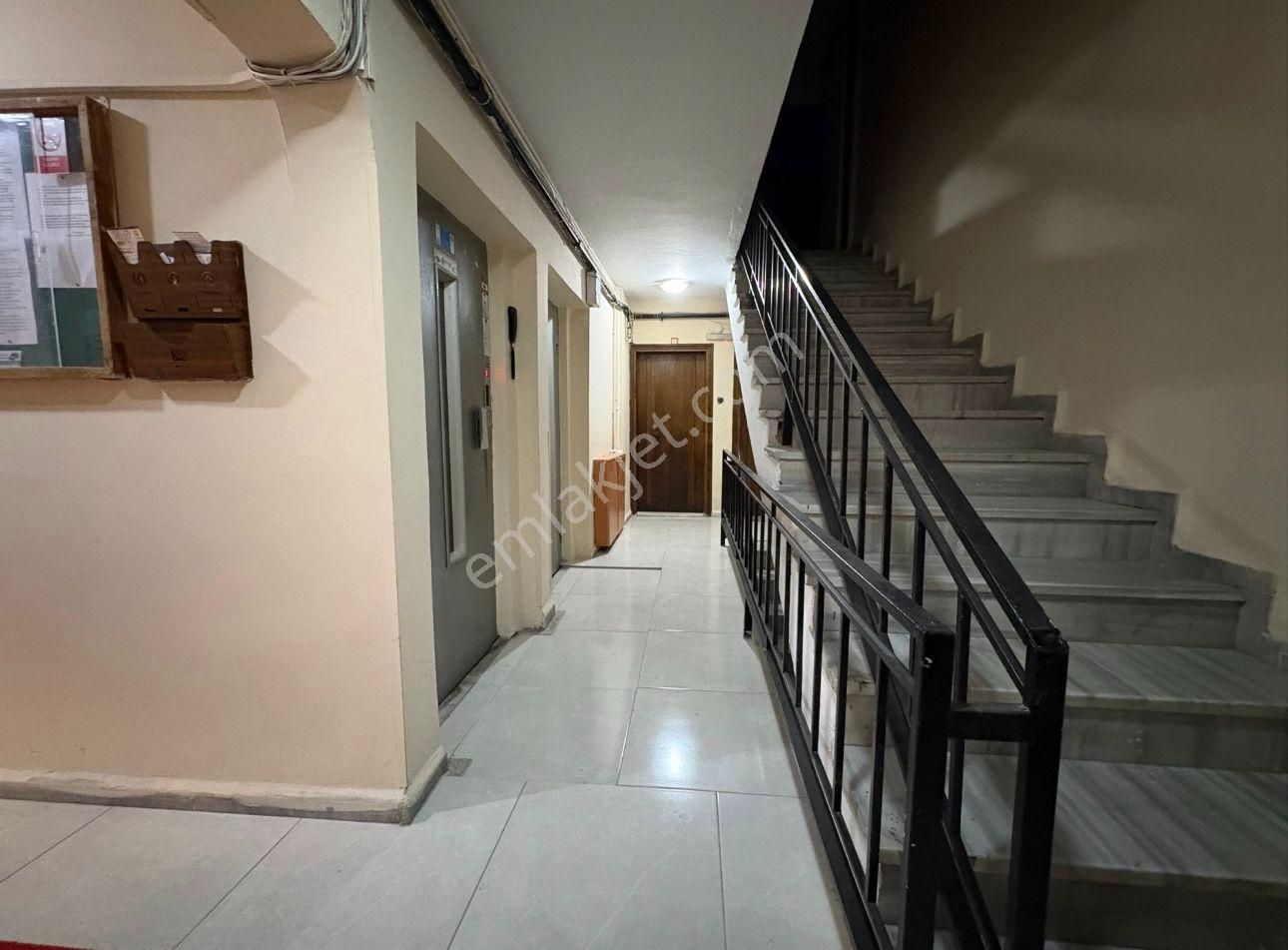 Oben'den Cihadiye Caddesinde 80m² Teras 120m² Net İç Kullanımlı - Görsel 29