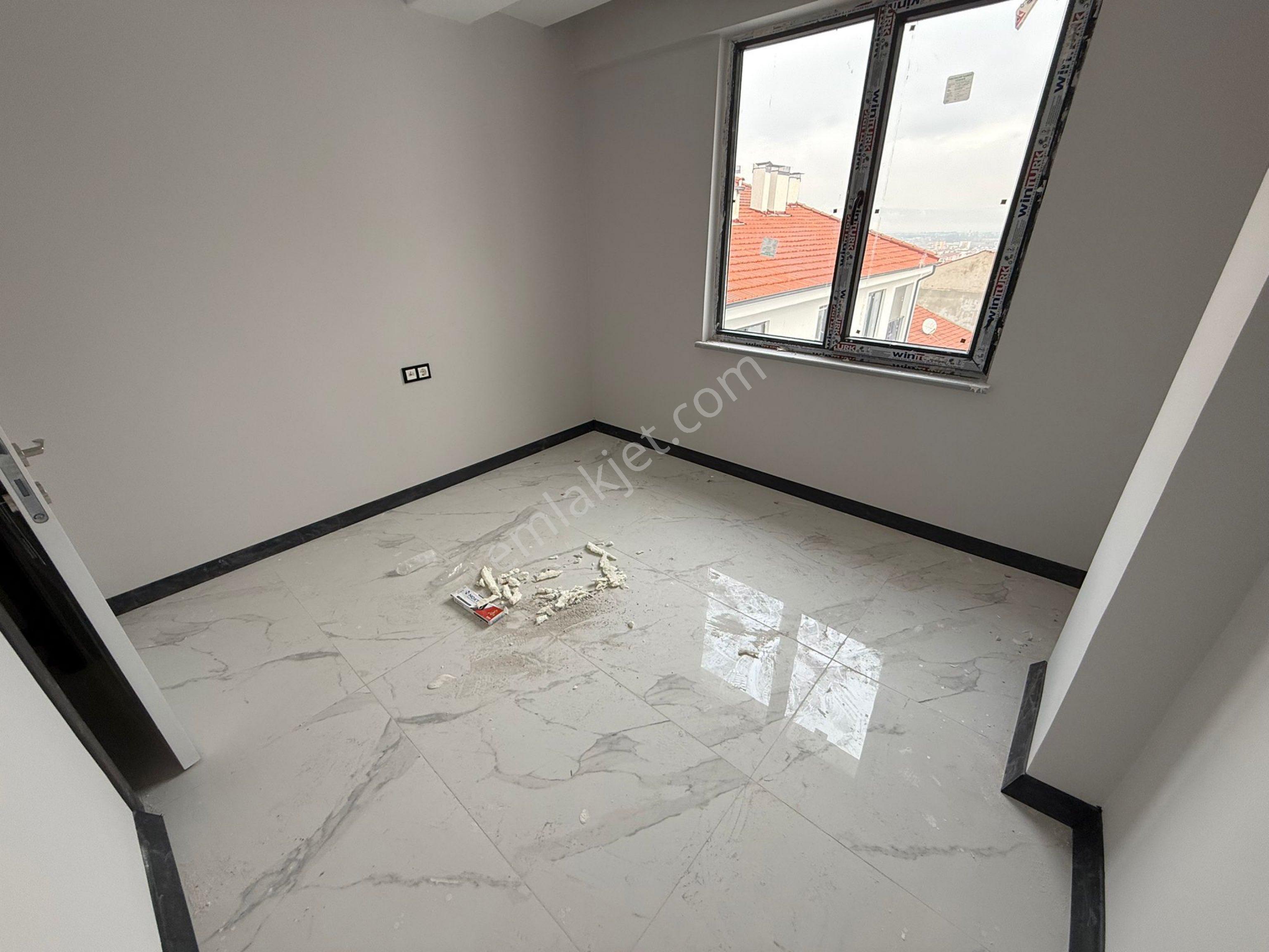 Emek Ertaş Caddesi Yakınında 2+1 Satılık Sıfır Daireler - Görsel 20
