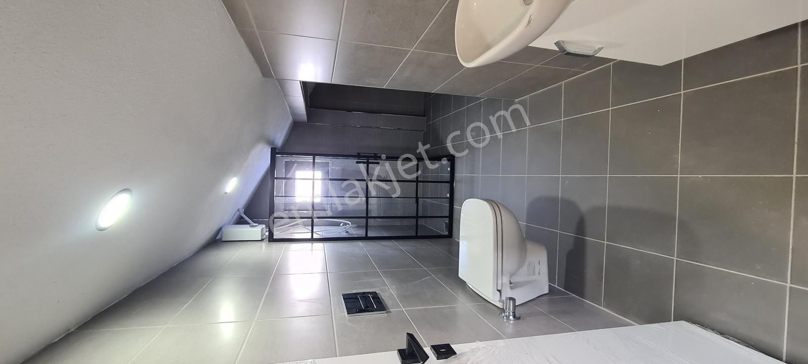 İnegöl Merkezde Kiralık 1+1 Eşyalı Asansörlü Daire - Görsel 15