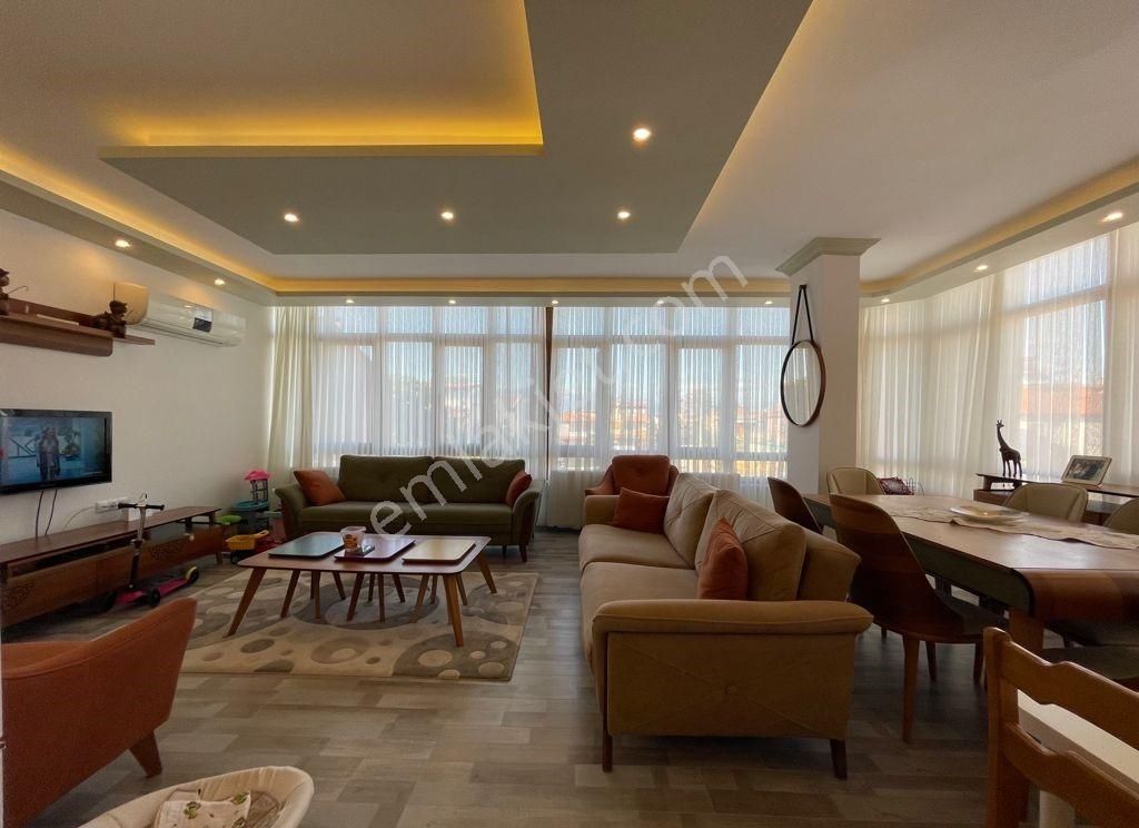 Rw Nefes' Ten Öğretmenler Mahallesinde 200 M² 4+1 Kat Dubleksi