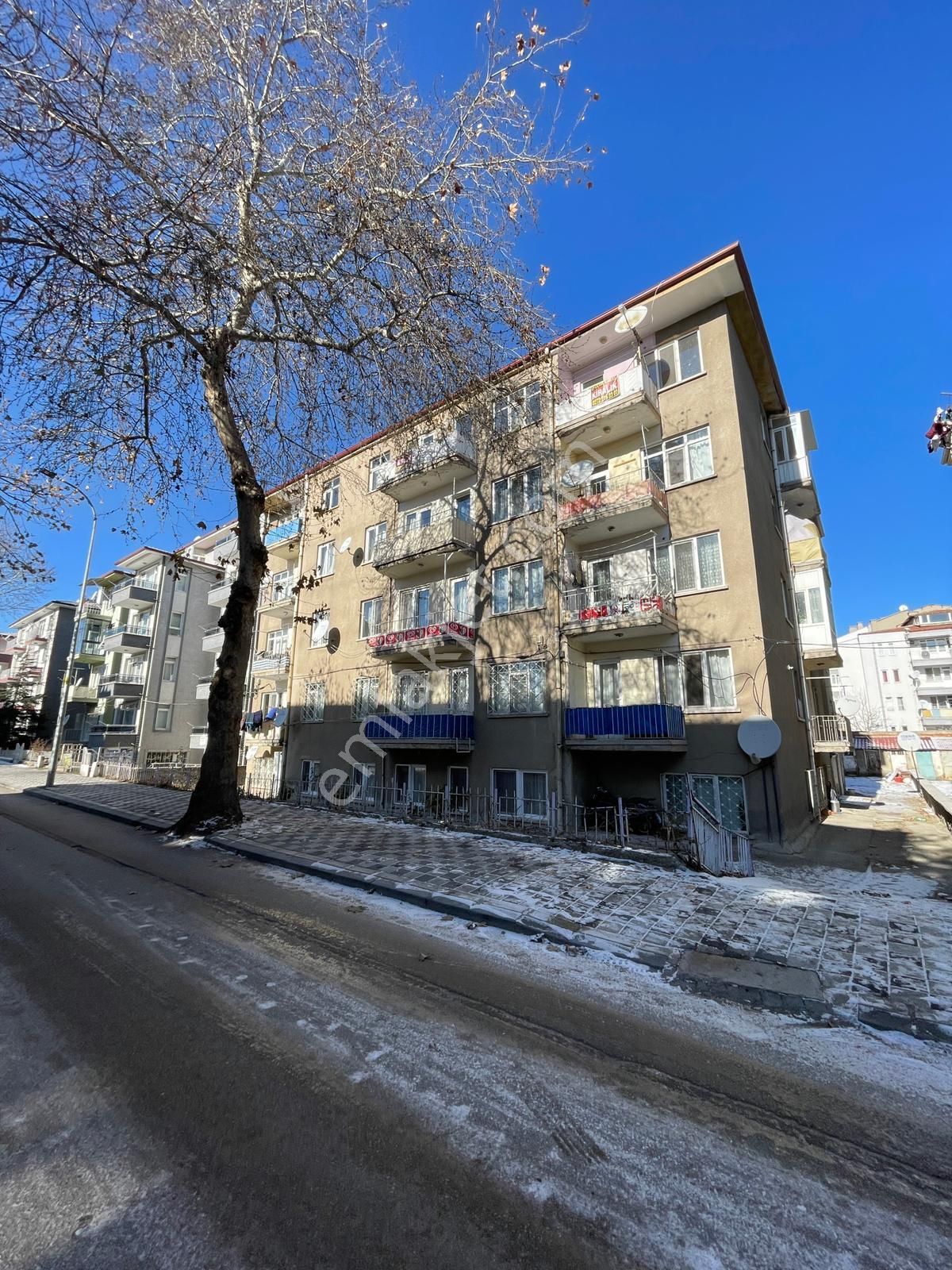 Afyon Üçok Emlaktan Dumlupınar Mah Satılık 2+1 Fırsat Daire