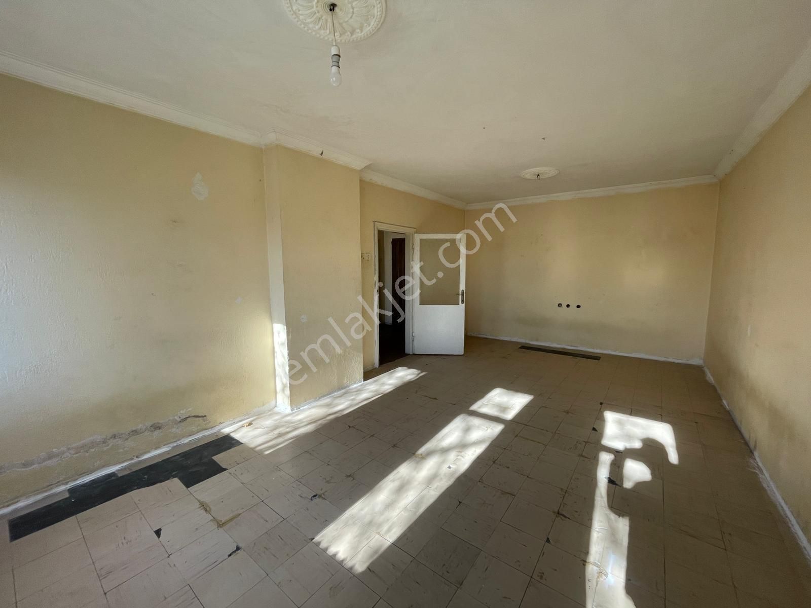 Afyon Üçok Emlaktan Dumlupınar Mah Satılık 2+1 Fırsat Daire - Görsel 14