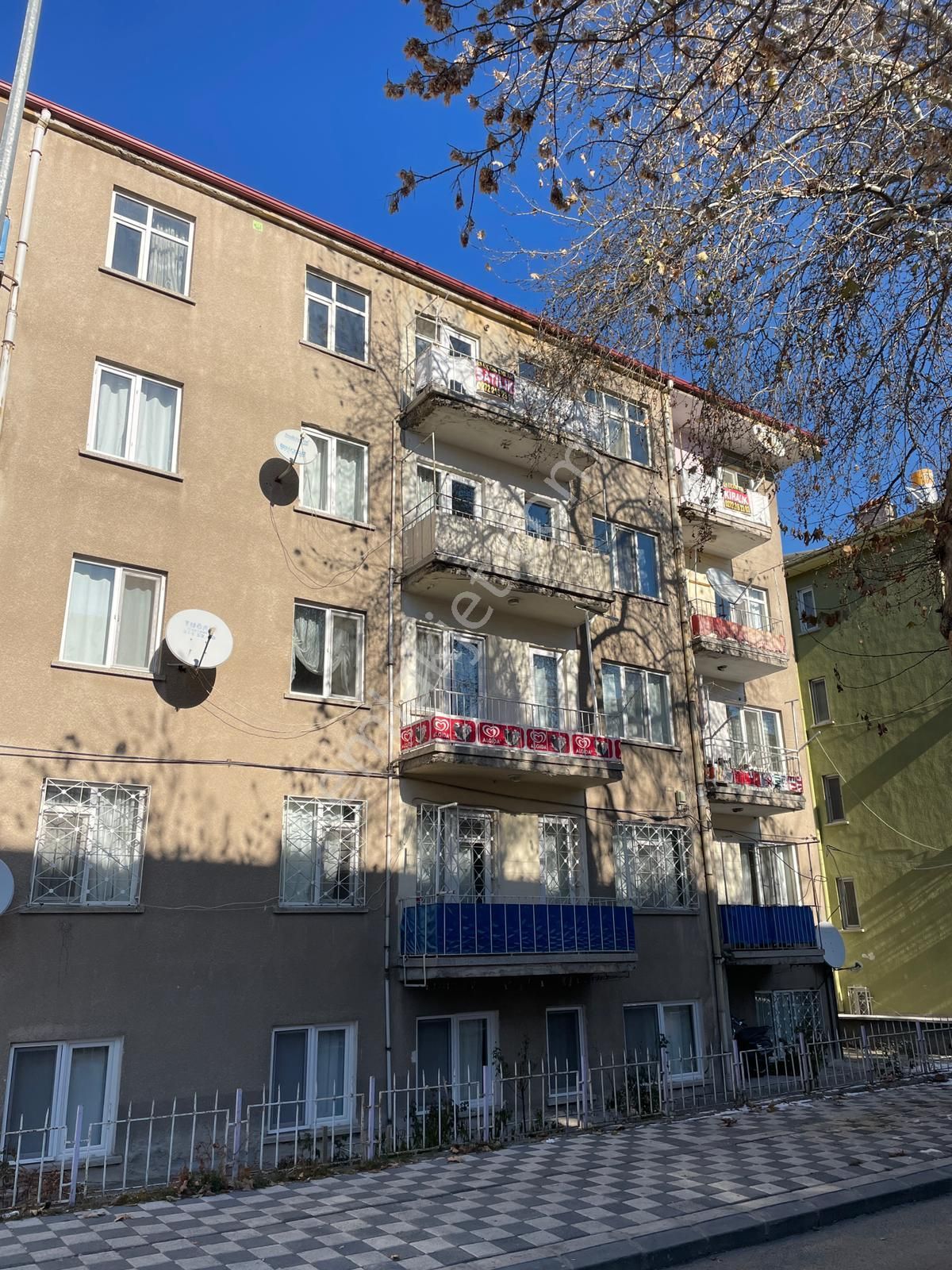 Afyon Üçok Emlaktan Dumlupınar Mah Satılık 2+1 Fırsat Daire - Görsel 2