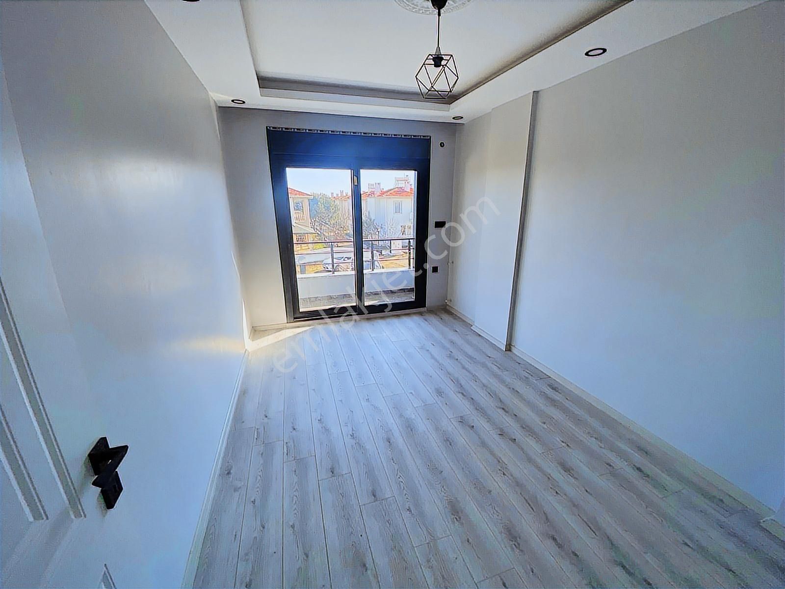 Rw Nefes'ten Altınova'da Denize Yürüme Mesafesinde 3+1 Villa - Görsel 15