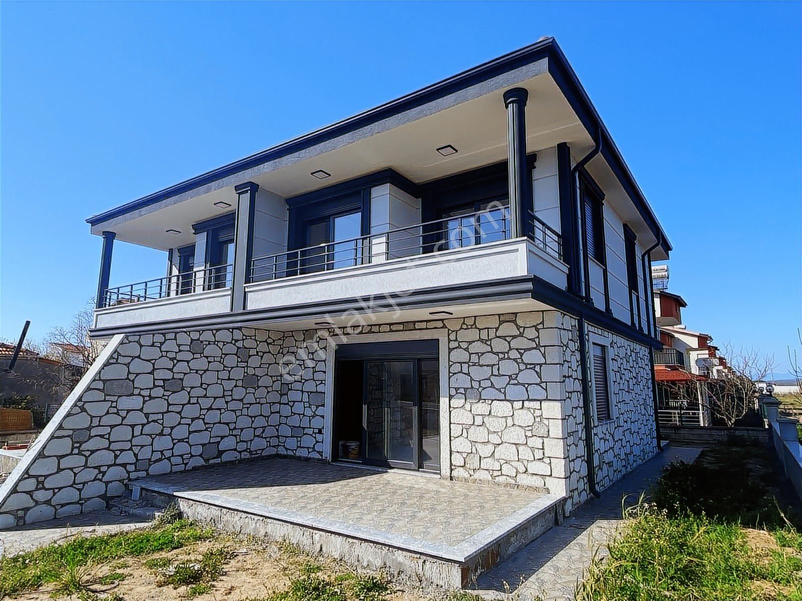 Rw Nefes'ten Altınova'da Denize Yürüme Mesafesinde 3+1 Villa - Görsel 19