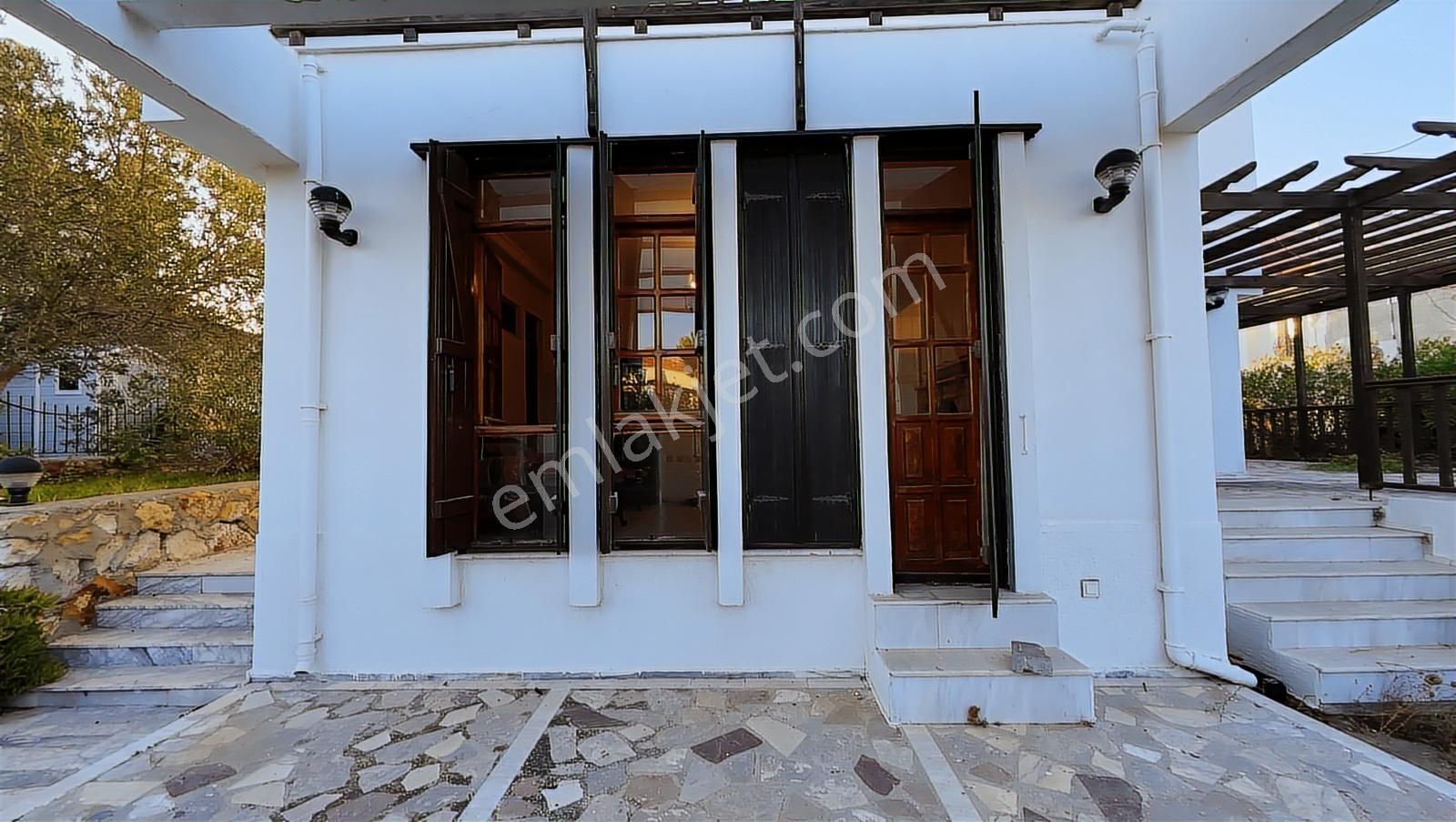 Era Angel'dan Ayvalık Lale Adasın'da 700m2 Arsa İçinde Müstakil - Görsel 4