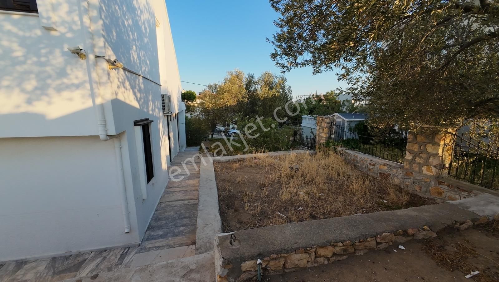 Era Angel'dan Ayvalık Lale Adasın'da 700m2 Arsa İçinde Müstakil - Görsel 32