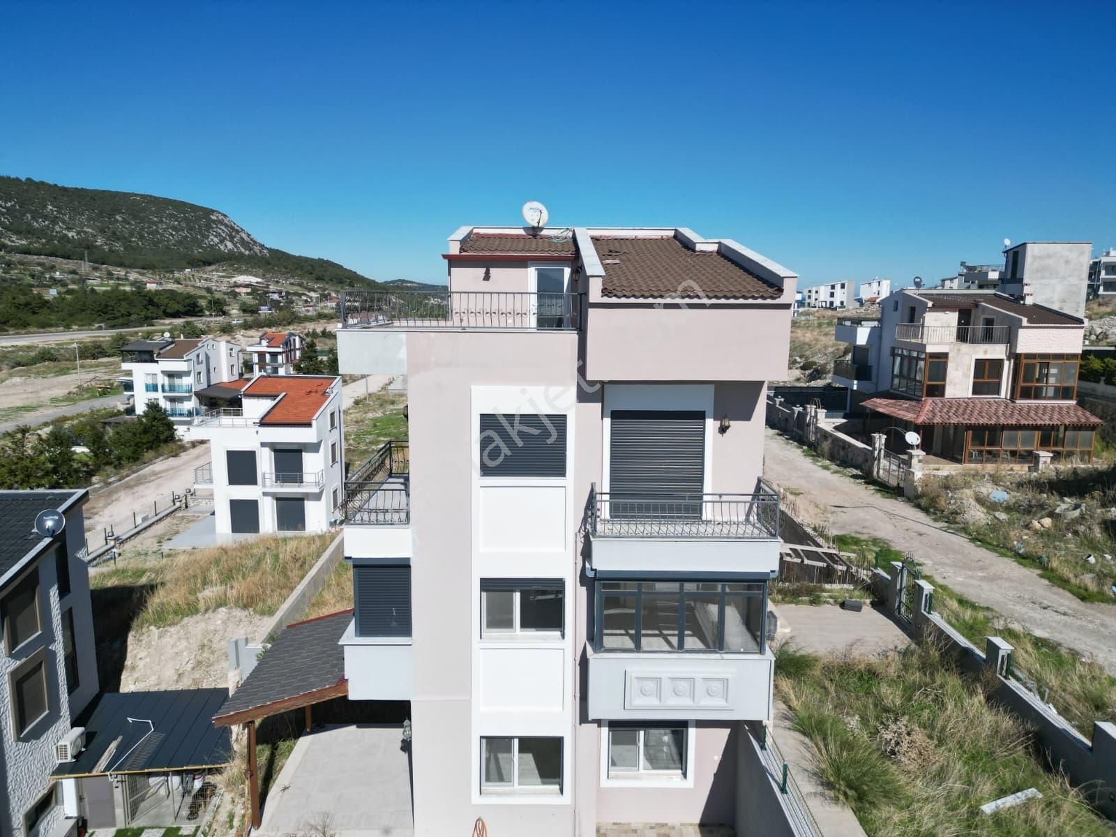 Mordoğan Kamukentte Kesintisiz Dnz Manzaralı 5+1 Köşe Villa - Görsel 12