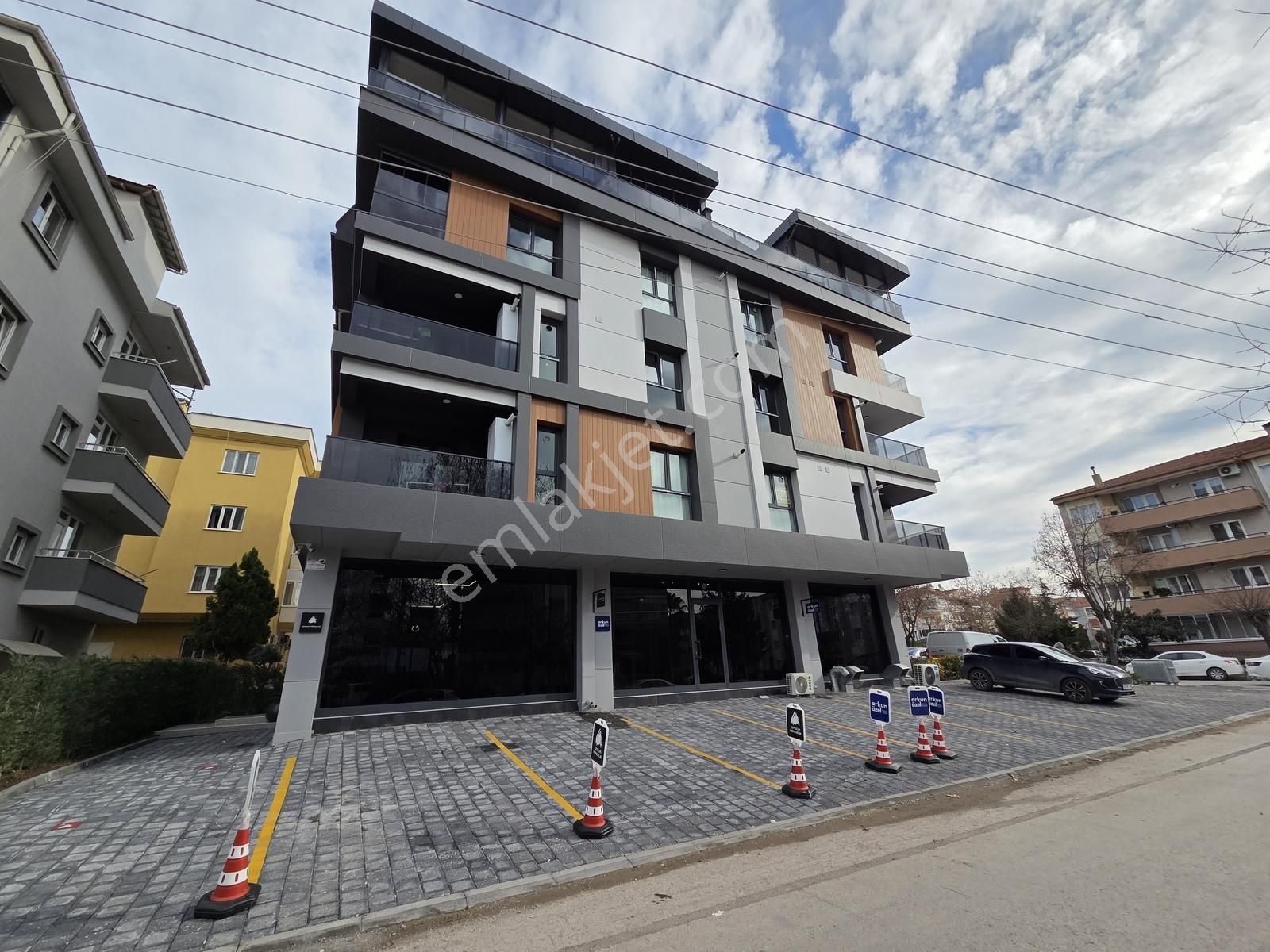 Mirden Bahçelievler'de Nitelikli Yaşam Sunan Sıfır 3+1 Dublex