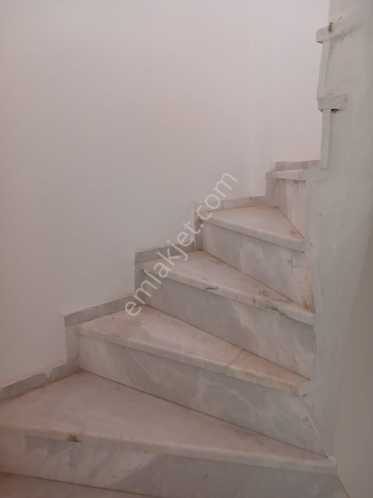 Kuşadası Güzelçamlı"da Denize 550 M. Cadde Üzeri Satılık Villa.. - Görsel 6