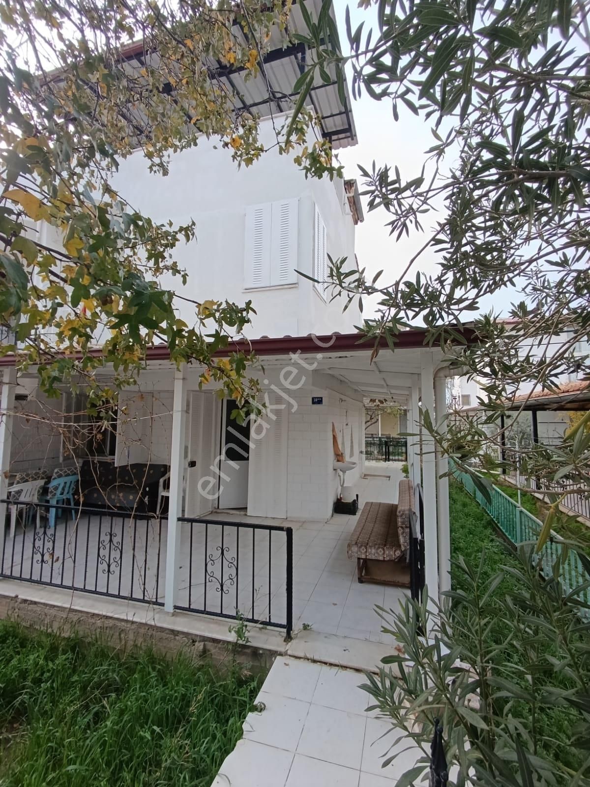 Kuşadası Güzelçamlı"da Denize 550 M. Cadde Üzeri Satılık Villa.. - Görsel 2