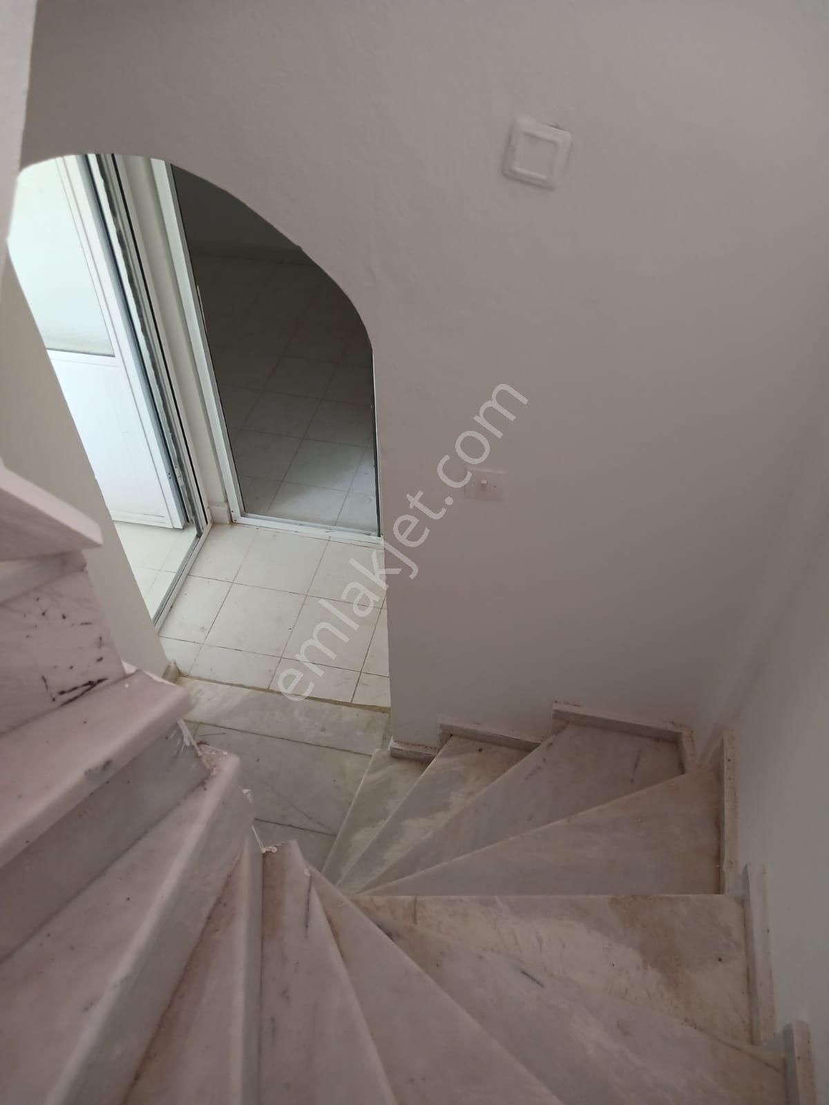 Kuşadası Güzelçamlı"da Denize 550 M. Cadde Üzeri Satılık Villa.. - Görsel 10