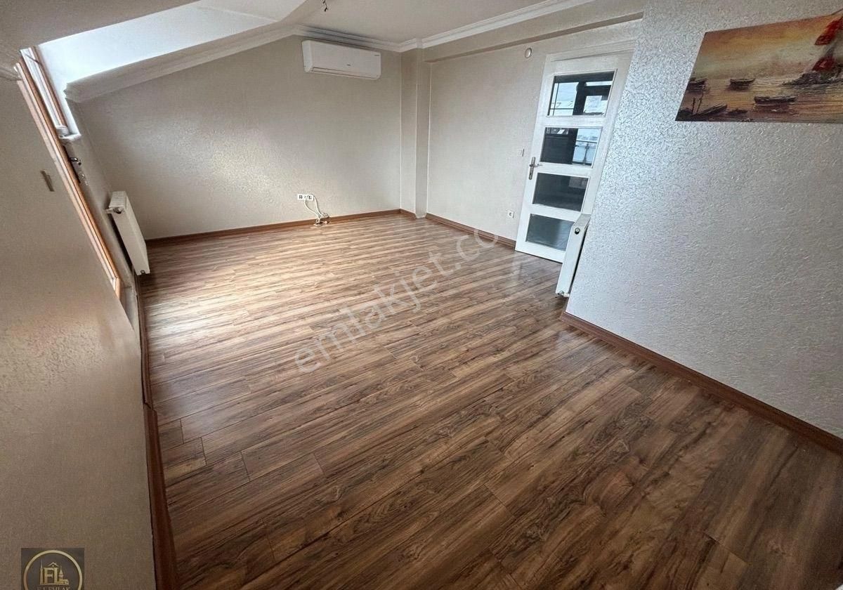 F-l Emlaktan Ümraniye Metro Yakını 5+2 Çift Teraslı Dublex Daire - Görsel 22