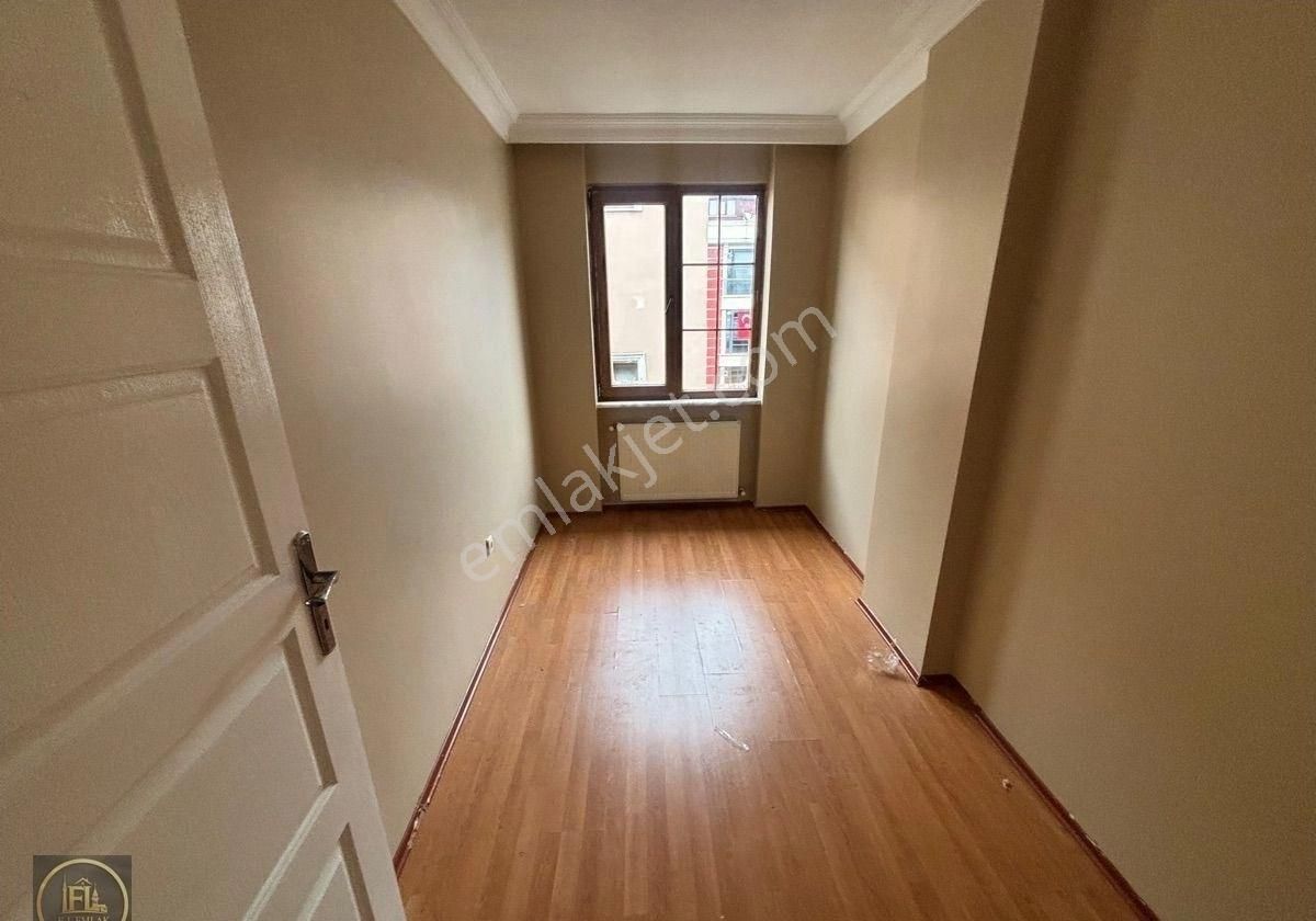 F-l Emlaktan Ümraniye Metro Yakını 5+2 Çift Teraslı Dublex Daire - Görsel 10