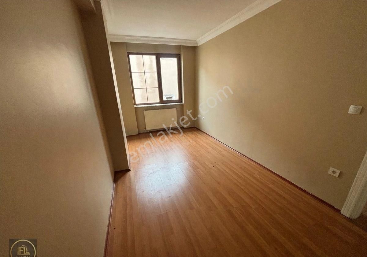 F-l Emlaktan Ümraniye Metro Yakını 5+2 Çift Teraslı Dublex Daire - Görsel 9