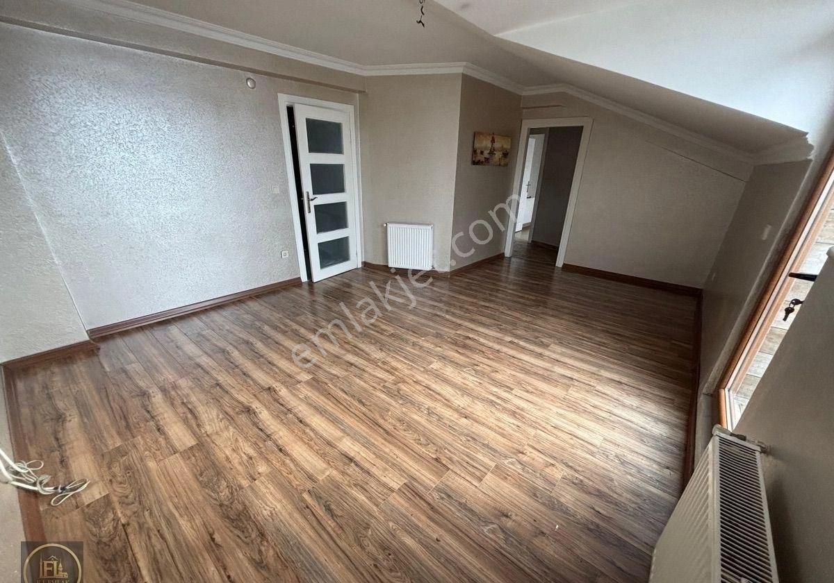 F-l Emlaktan Ümraniye Metro Yakını 5+2 Çift Teraslı Dublex Daire - Görsel 29