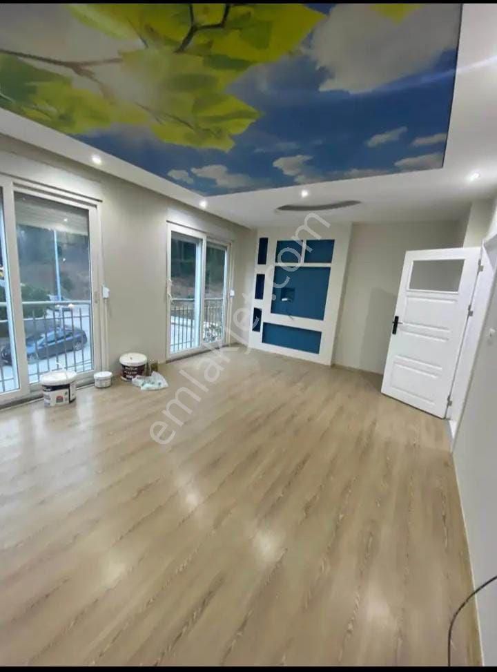 Kavaklıda Köşe Başı Satılık 2+1 Güney Daire - Görsel 3