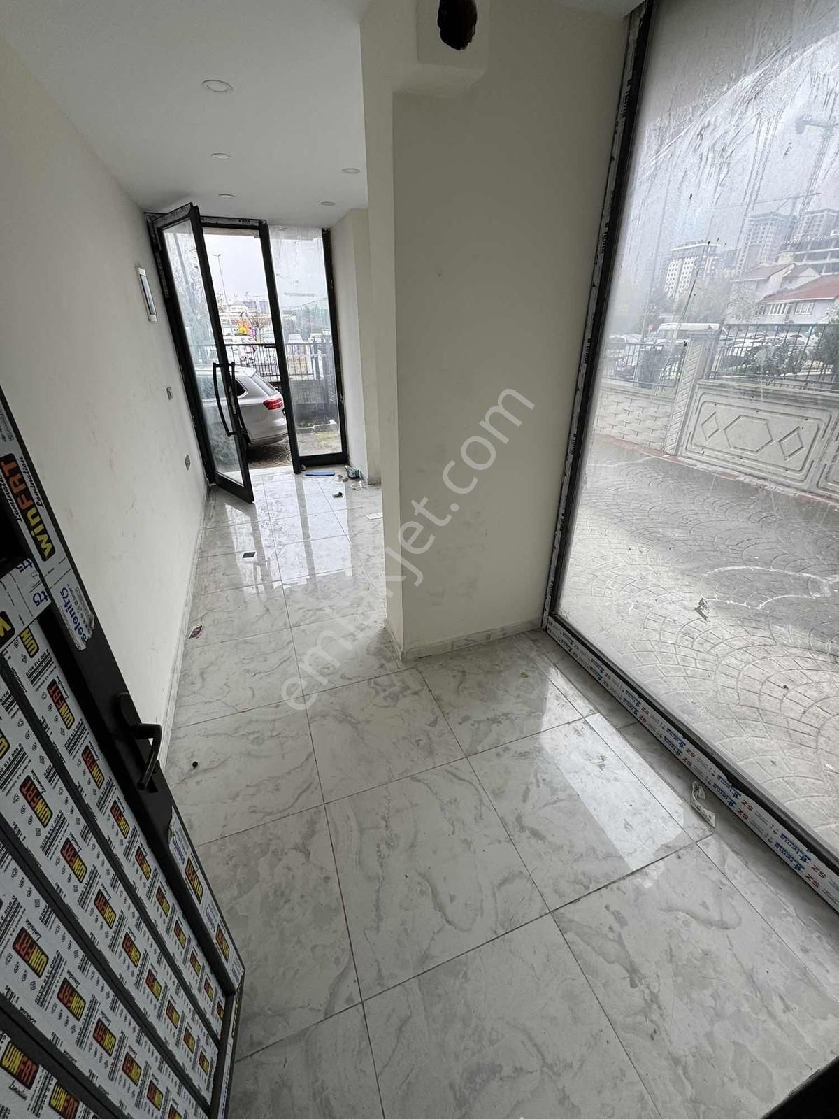 Zeki Emlak'tan Fatih Mah'de Sahilin Dibinde Kiralık Dükkan - Görsel 6