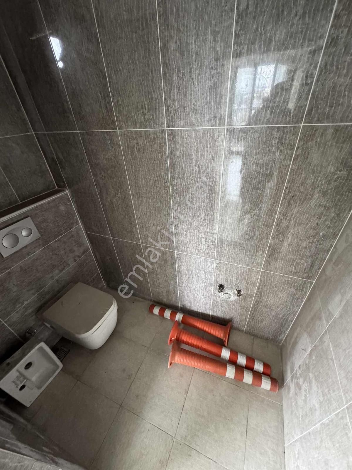 Zeki Emlak'tan Fatih Mah'de Sahilin Dibinde Kiralık Dükkan - Görsel 7