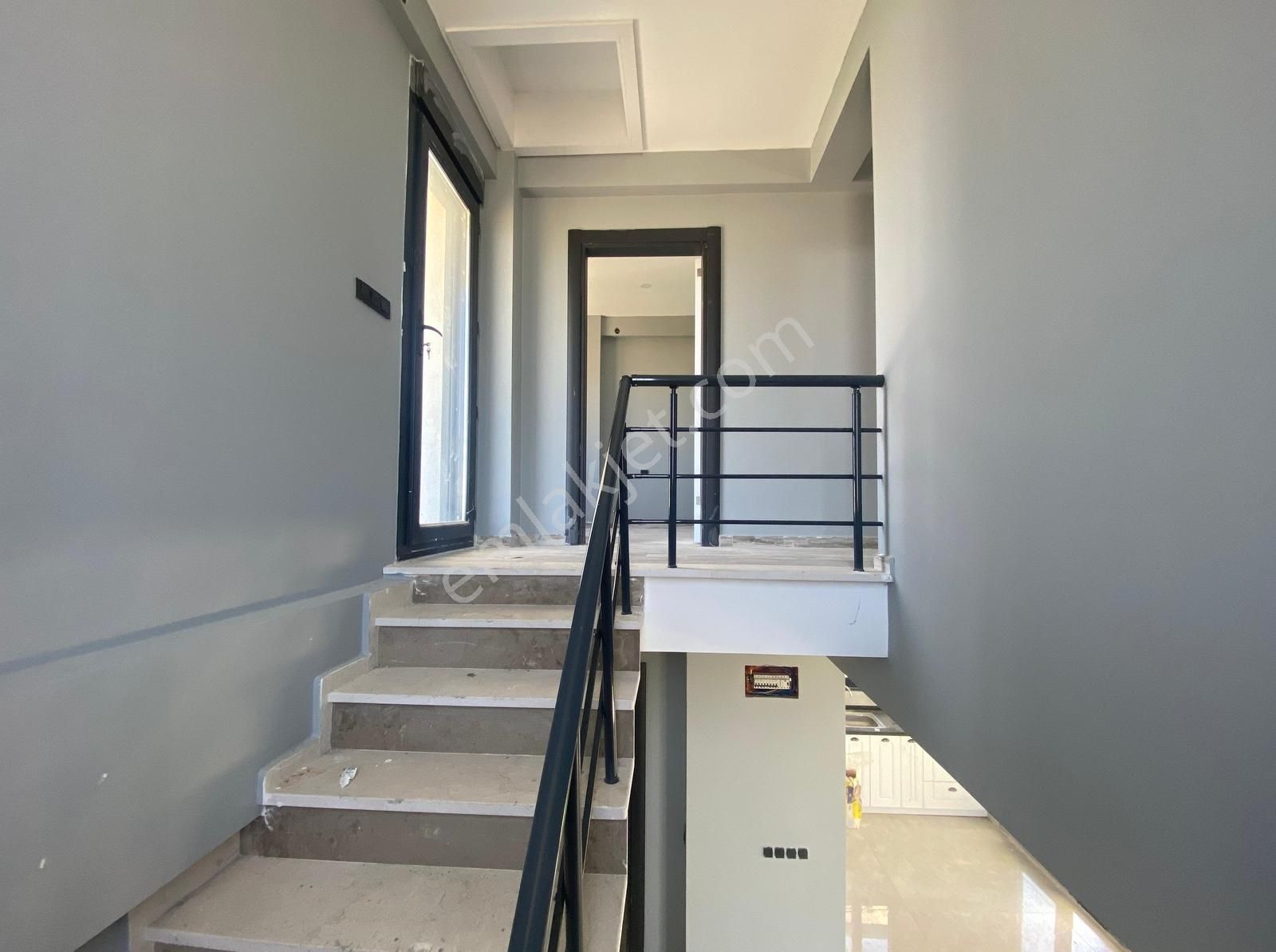 Rw Nefes'ten Altınova'da Denize Sıfır Sitede 3+1 Villa - Görsel 11